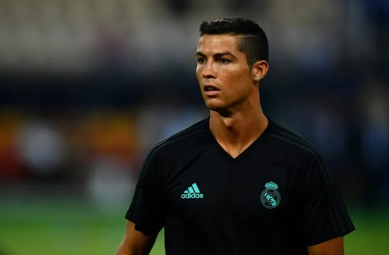 Hình ảnh Ronaldo đẹp trai khiến fan nữ không thể rời mắt Hình ảnh Ronaldo đẹp trai khiến fan nữ không thể rời mắt