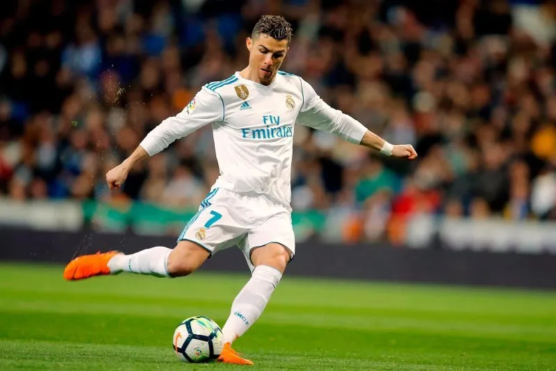 Khoảnh khắc Ronaldo đẹp trai đầy phong độ trong trận đấu Khoảnh khắc Ronaldo đẹp trai đầy phong độ trong trận đấu