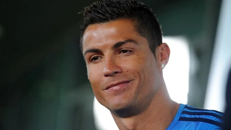 Hình ảnh Ronaldo đẹp trai trong buổi tập luyện chăm chỉ Hình ảnh Ronaldo đẹp trai trong buổi tập luyện chăm chỉ