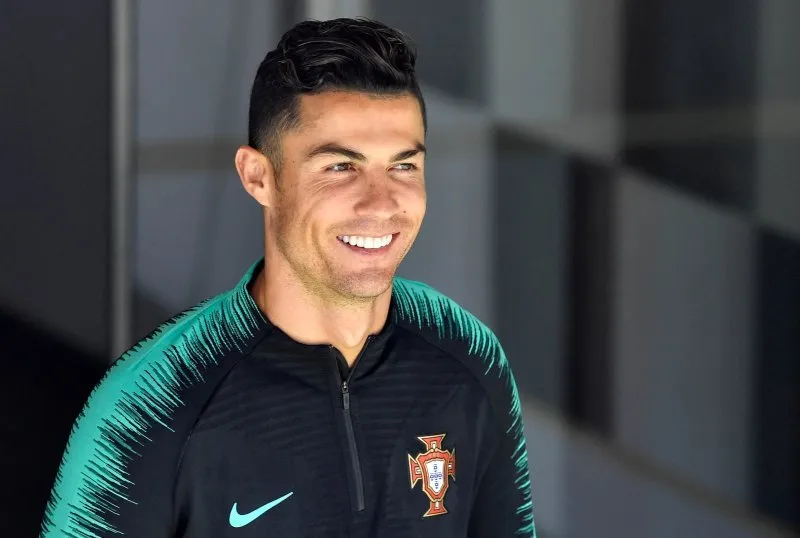 Ronaldo đẹp trai và đầy phong cách trong buổi lễ trao giải Ronaldo đẹp trai và đầy phong cách trong buổi lễ trao giải