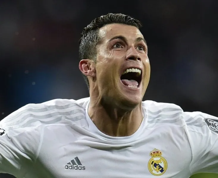 Ronaldo đẹp trai và thân thiện khiến fan mê mẩn Ronaldo đẹp trai và thân thiện khiến fan mê mẩn