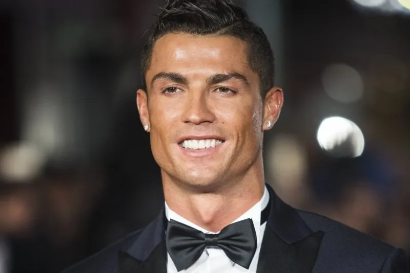 Ronaldo đẹp trai luôn là tâm điểm của mọi ánh nhìn Ronaldo đẹp trai luôn là tâm điểm của mọi ánh nhìn