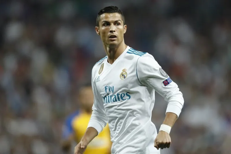 Hình ảnh Ronaldo đẹp trai với phong thái chuyên nghiệp Hình ảnh Ronaldo đẹp trai với phong thái chuyên nghiệp
