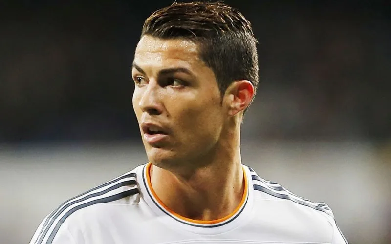 Ronaldo đẹp trai và đầy cá tính trong trang phục đời thường Ronaldo đẹp trai và đầy cá tính trong trang phục đời thường