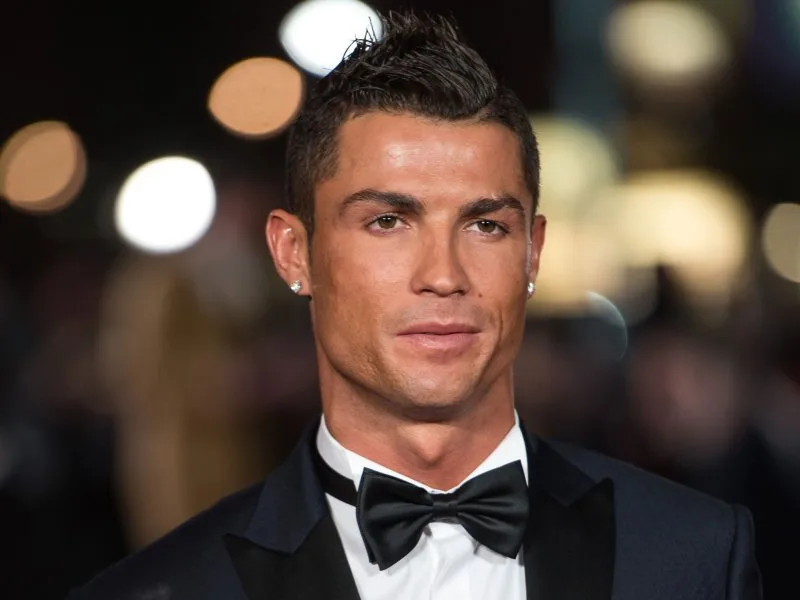 Hình ảnh Ronaldo đẹp trai trong từng khoảnh khắc trên sân cỏ Hình ảnh Ronaldo đẹp trai trong từng khoảnh khắc trên sân cỏ