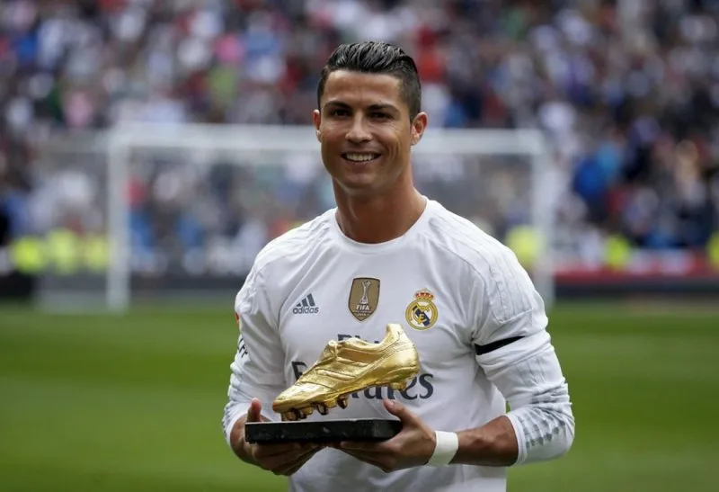 Chiêm ngưỡng Ronaldo đẹp trai trong từng cử chỉ tinh tế Chiêm ngưỡng Ronaldo đẹp trai trong từng cử chỉ tinh tế