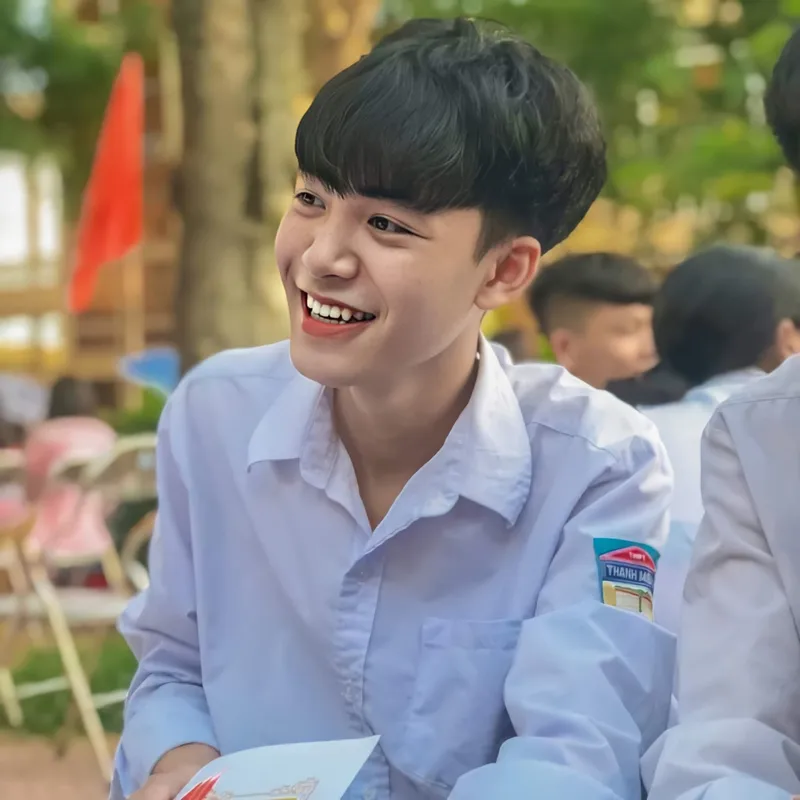 Trai 14 tuổi Việt Nam với vẻ ngoài thân thiện Trai 14 tuổi Việt Nam với vẻ ngoài thân thiện