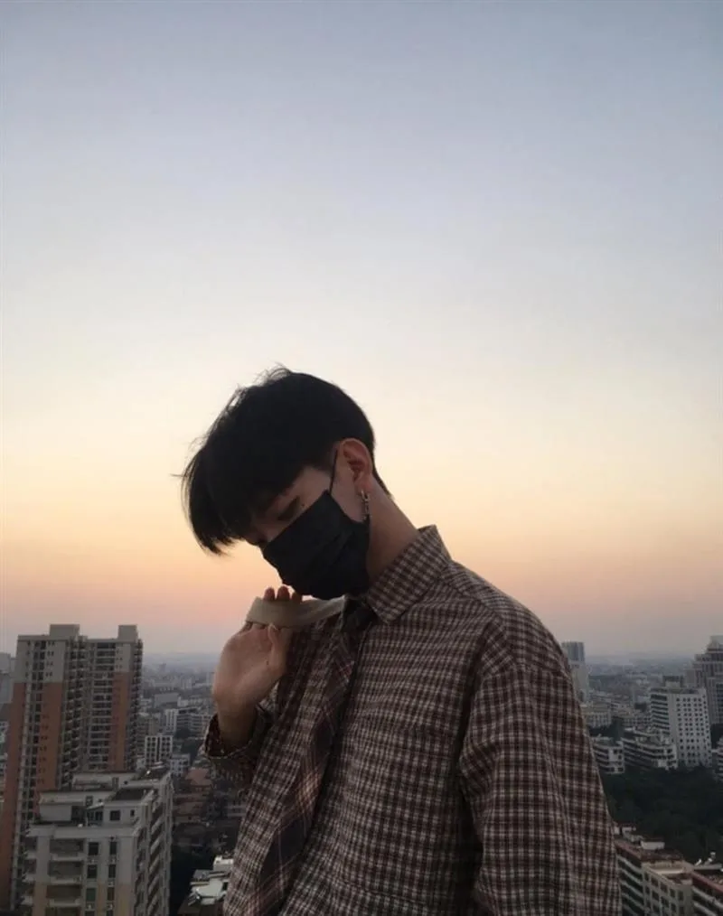 Ảnh trai che miệng phong cách thu hút Ảnh trai che miệng phong cách thu hút