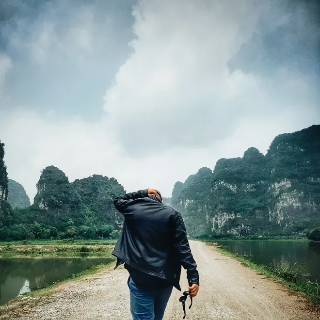 Sự hoàn hảo của nghệ thuật nhiếp ảnh qua trai chụp sau lưng Sự hoàn hảo của nghệ thuật nhiếp ảnh qua trai chụp sau lưng