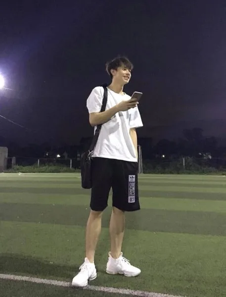 Ngắm nhìn ảnh trai mạng đẹp mang phong cách riêng Ngắm nhìn ảnh trai mạng đẹp mang phong cách riêng