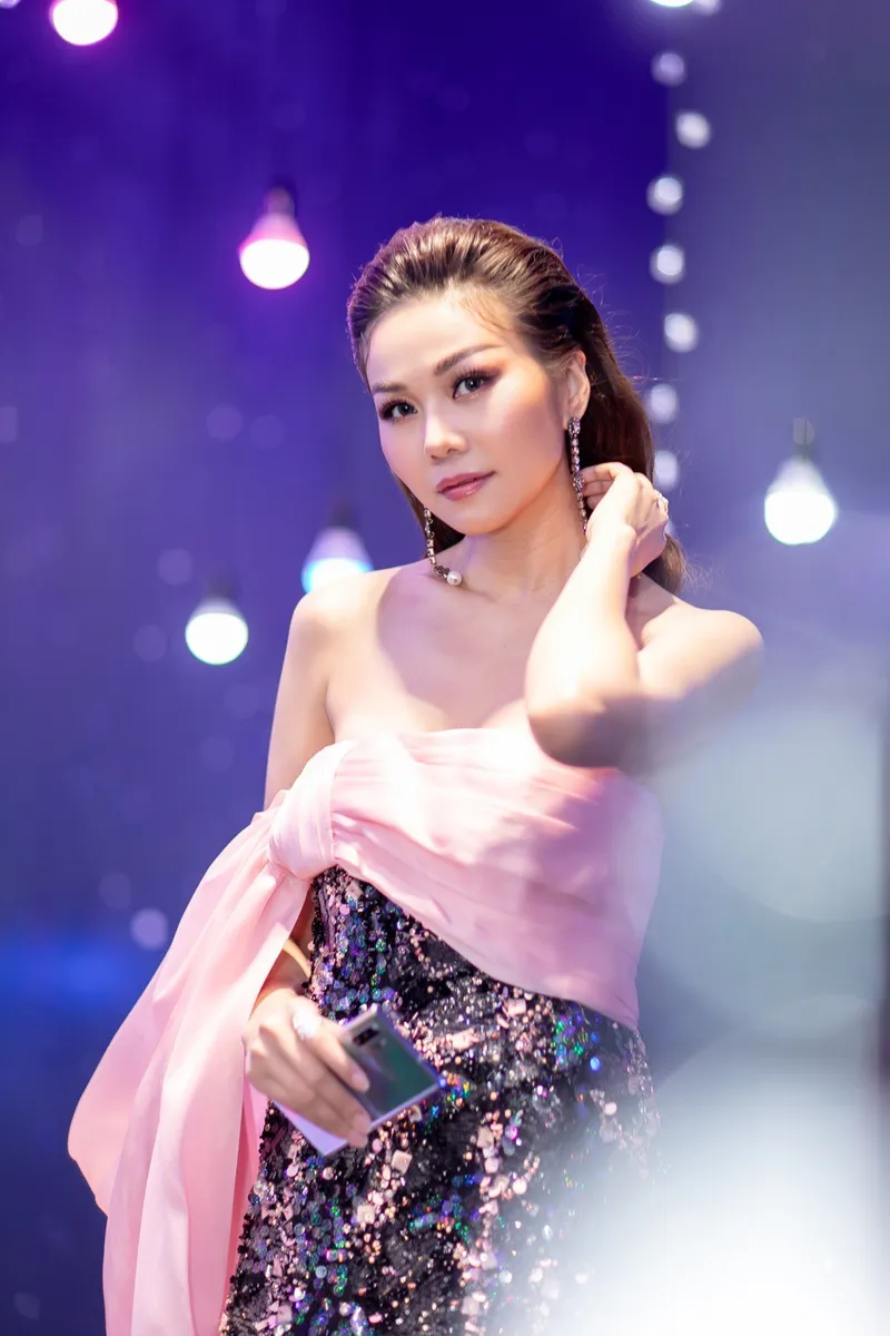 Hình đẹp Thanh Hằng khiến người xem không thể rời mắt Hình đẹp Thanh Hằng khiến người xem không thể rời mắt