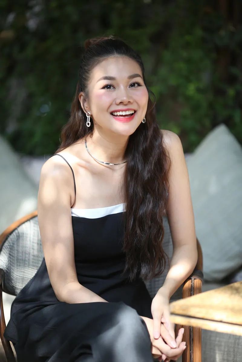 Thanh Hằng khoe nét đẹp rực rỡ dưới ánh nắng Thanh Hằng khoe nét đẹp rực rỡ dưới ánh nắng