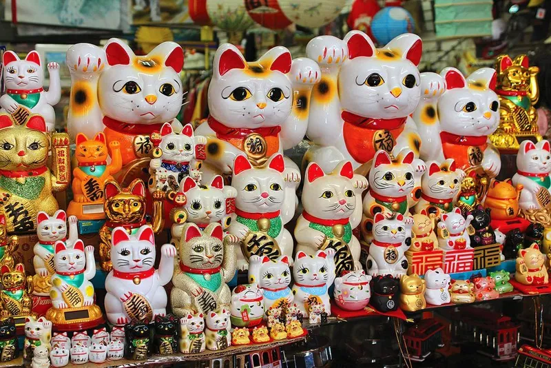 Mang lại niềm vui với hình nền mèo thần tài dễ thương