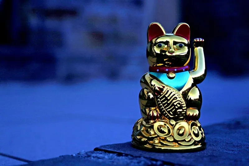 Hình nền mèo thần tài phong thủy, biểu tượng của sự may mắn