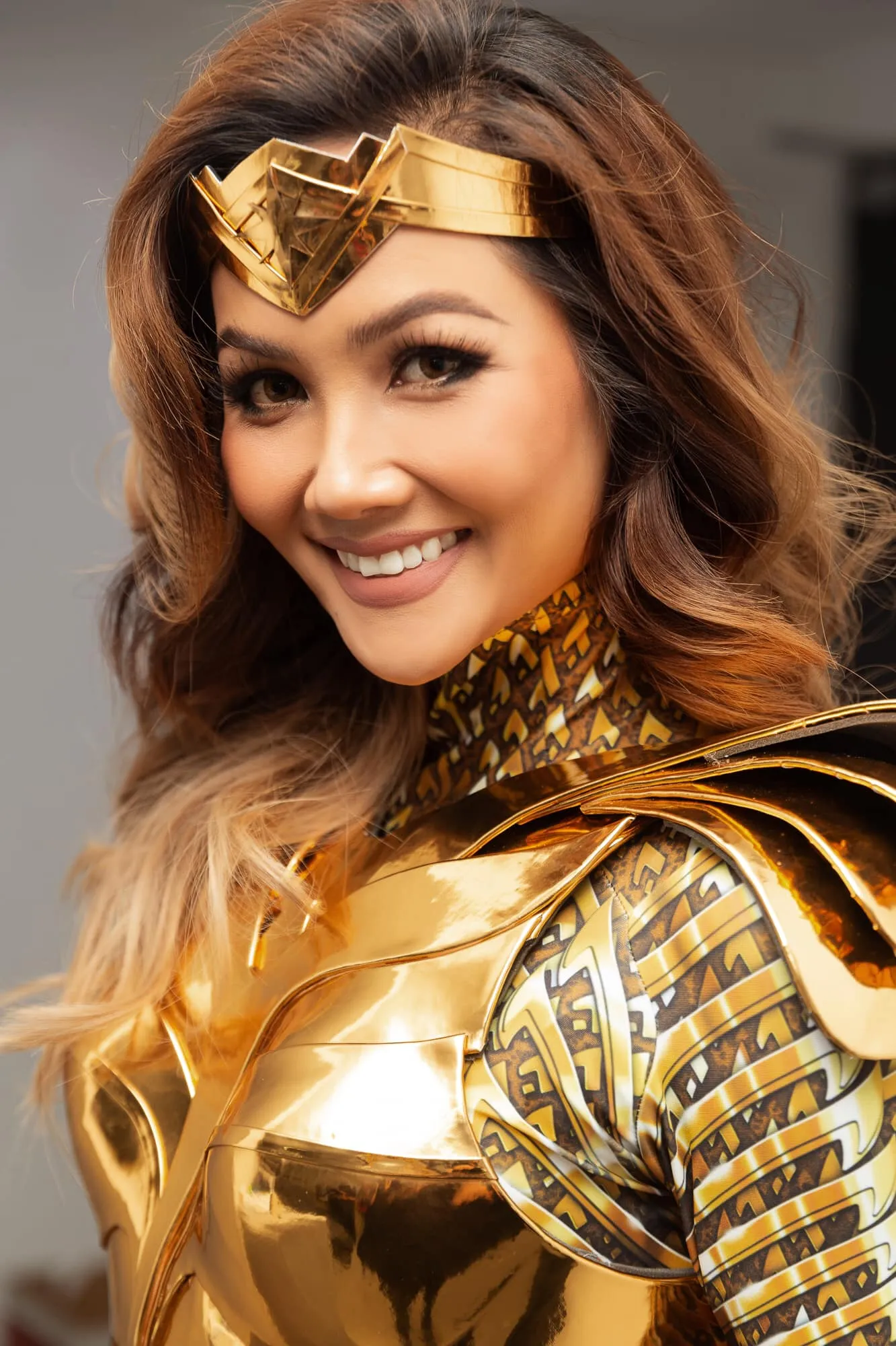 Hoa hậu H'Hen Niê tỏa sáng với nụ cười rạng ngời. Hoa hậu H'Hen Niê tỏa sáng với nụ cười rạng ngời.