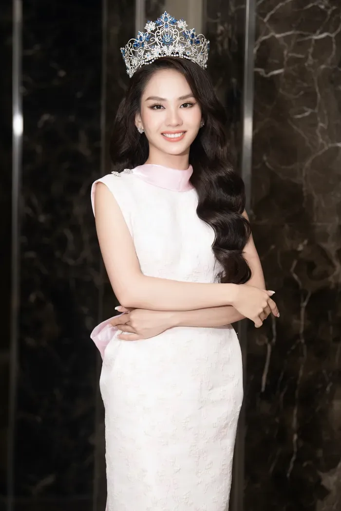 Nụ cười thu hút của hoa hậu Huỳnh Nguyễn Mai Phương Nụ cười thu hút của hoa hậu Huỳnh Nguyễn Mai Phương
