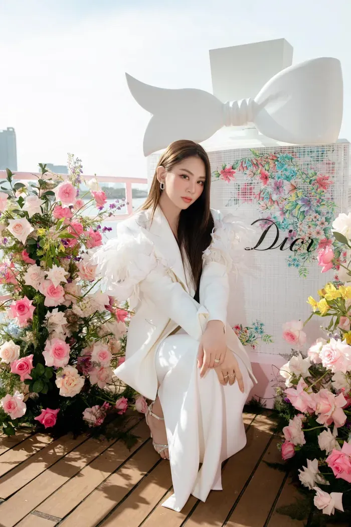 Vẻ đẹp thanh lịch của hoa hậu Huỳnh Nguyễn Mai Phương Vẻ đẹp thanh lịch của hoa hậu Huỳnh Nguyễn Mai Phương