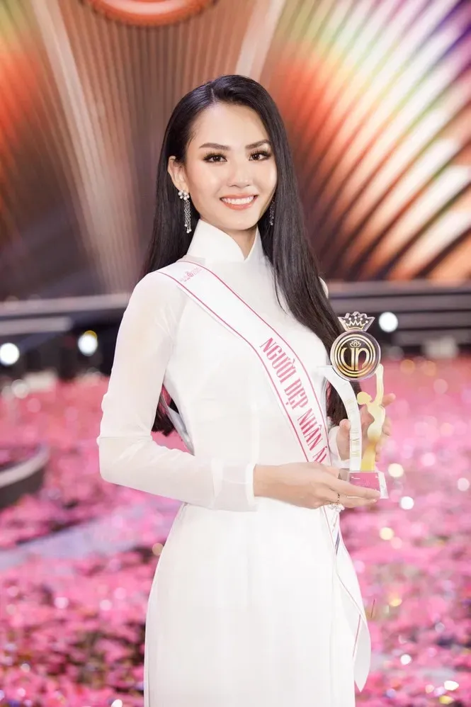 Hoa hậu Huỳnh Nguyễn Mai Phương với gương mặt rạng ngời Hoa hậu Huỳnh Nguyễn Mai Phương với gương mặt rạng ngời