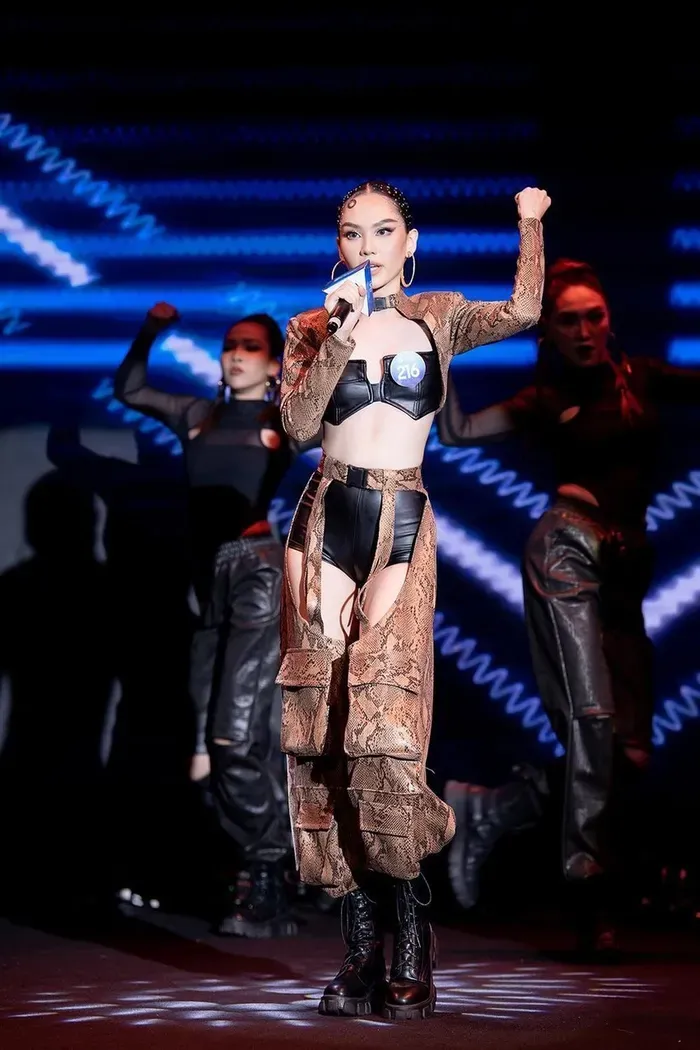 Nụ cười tươi tắn của hoa hậu Huỳnh Nguyễn Mai Phương Nụ cười tươi tắn của hoa hậu Huỳnh Nguyễn Mai Phương