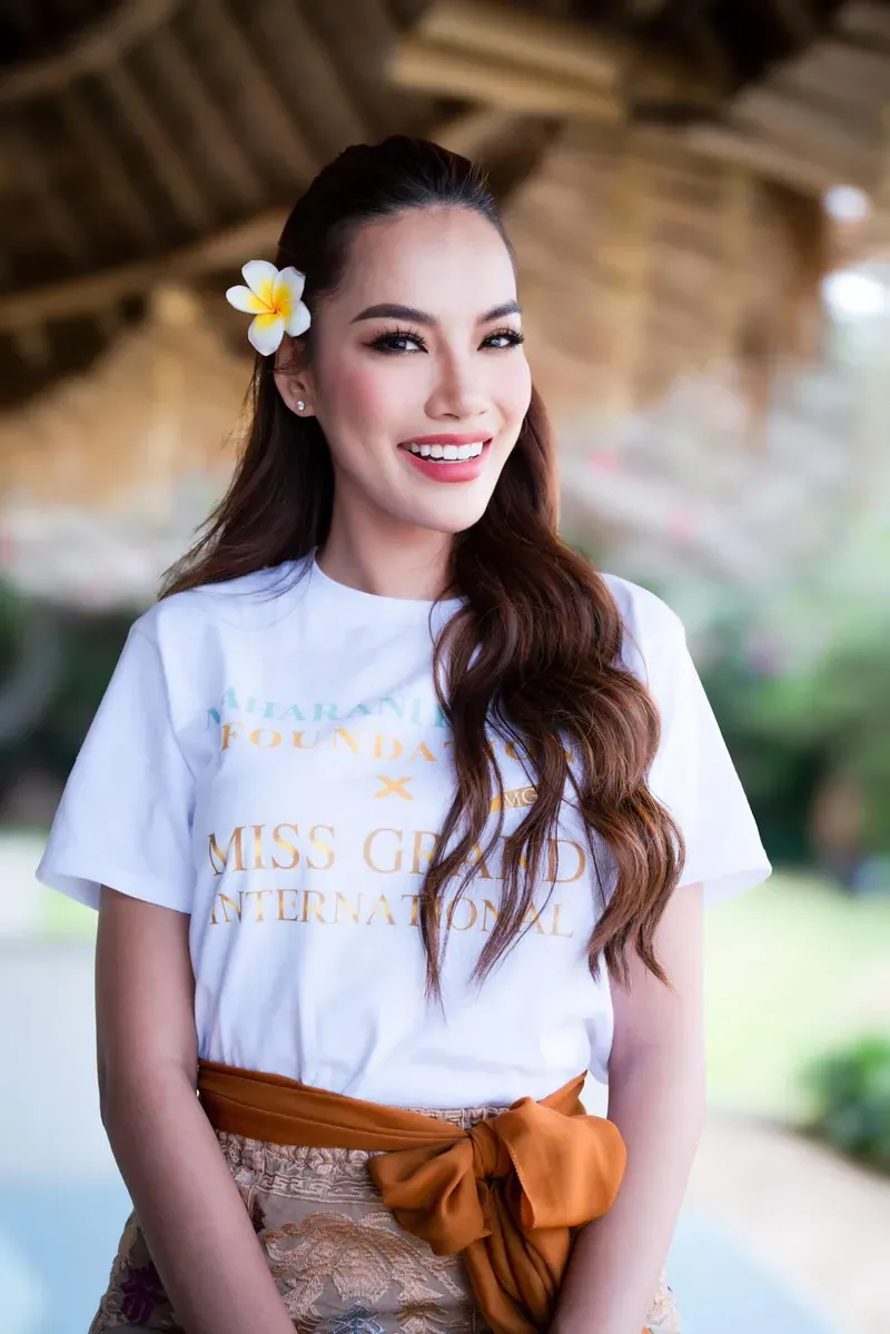 Gương mặt tinh khôi của hoa hậu Lê Hoàng Phương Gương mặt tinh khôi của hoa hậu Lê Hoàng Phương