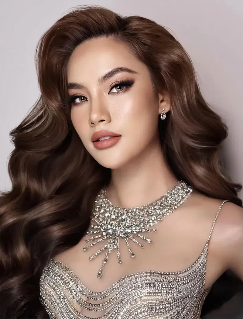 Hoa hậu Lê Hoàng Phương rạng rỡ với nụ cười tỏa nắng Hoa hậu Lê Hoàng Phương rạng rỡ với nụ cười tỏa nắng