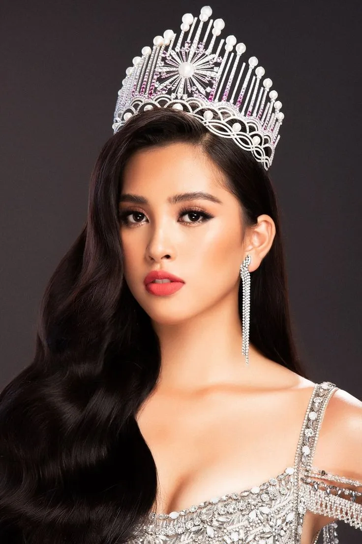 Gương mặt thần thái của Tiểu Vy. Gương mặt thần thái của Tiểu Vy.