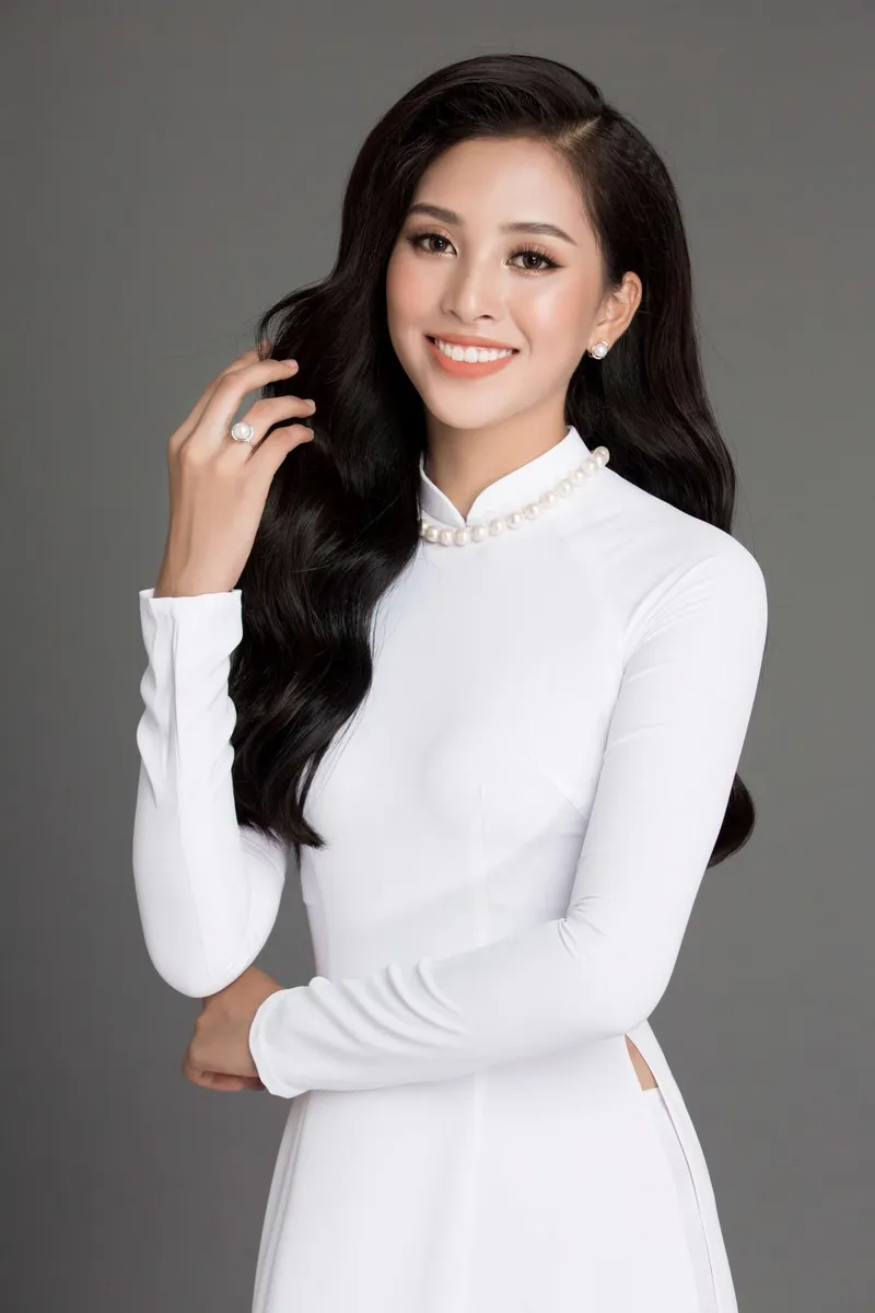 Hoa hậu Tiểu Vy với vẻ đẹp rạng ngời. Hoa hậu Tiểu Vy với vẻ đẹp rạng ngời.