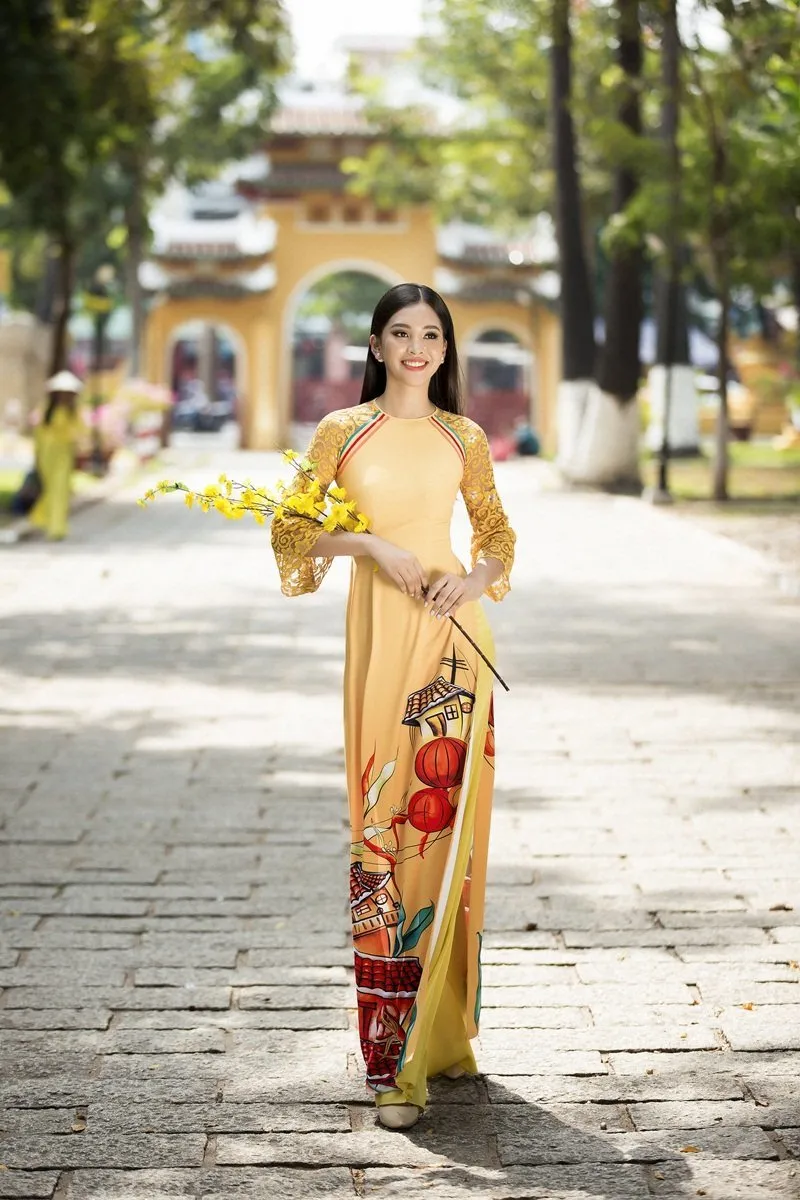 Nụ cười tươi tắn của hoa hậu Tiểu Vy. Nụ cười tươi tắn của hoa hậu Tiểu Vy.