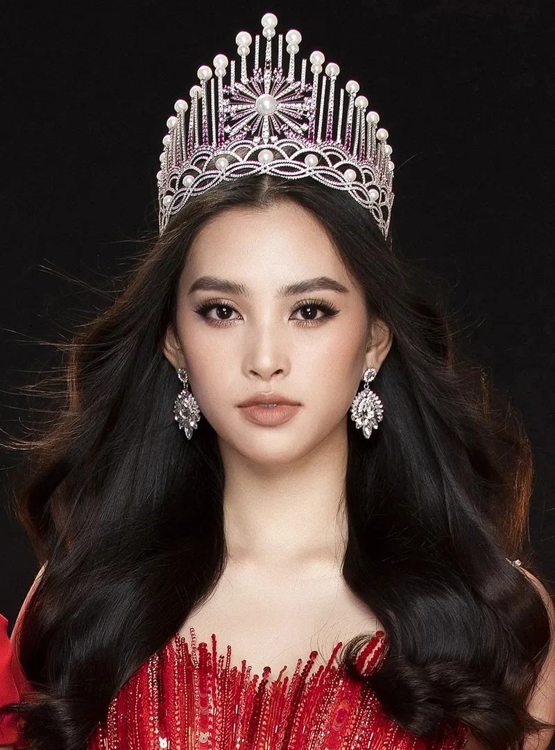 Tiểu Vy khoe nét đẹp trẻ trung. Tiểu Vy khoe nét đẹp trẻ trung.