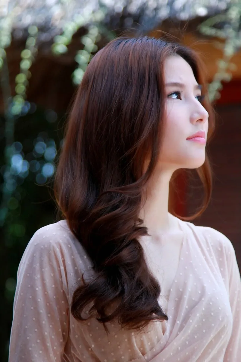 Diễn viên Diễm My 9x nhìn nghiêng Diễn viên Diễm My 9x nhìn nghiêng