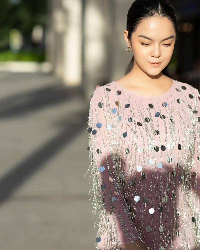 Gương mặt sáng của ca sĩ Phạm Quỳnh Anh Gương mặt sáng của ca sĩ Phạm Quỳnh Anh
