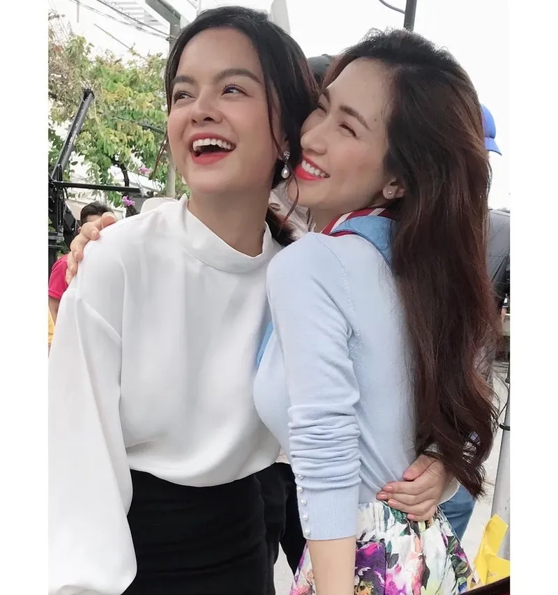 Nụ cười tự nhiên của Phạm Quỳnh Anh Nụ cười tự nhiên của Phạm Quỳnh Anh