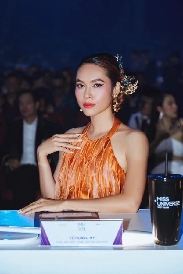 Á hậu Hoàng My trong góc chụp cận mặt