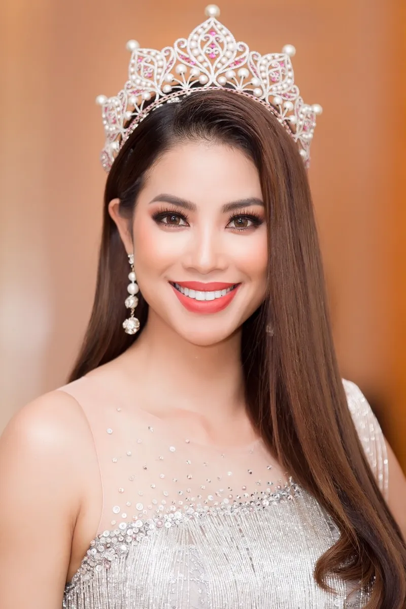 Chân dung hoa hậu Phạm Hương với nụ cười tỏa sáng Chân dung hoa hậu Phạm Hương với nụ cười tỏa sáng