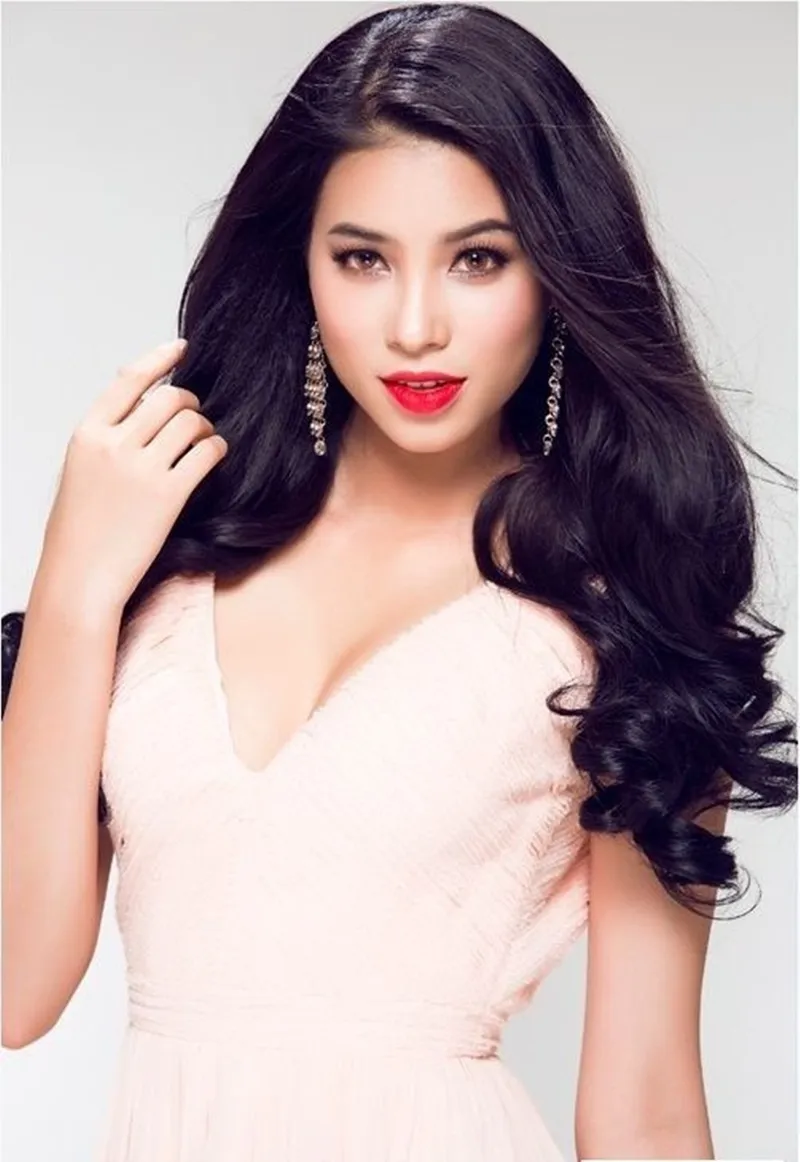Gương mặt thanh thoát của hoa hậu Phạm Hương Gương mặt thanh thoát của hoa hậu Phạm Hương
