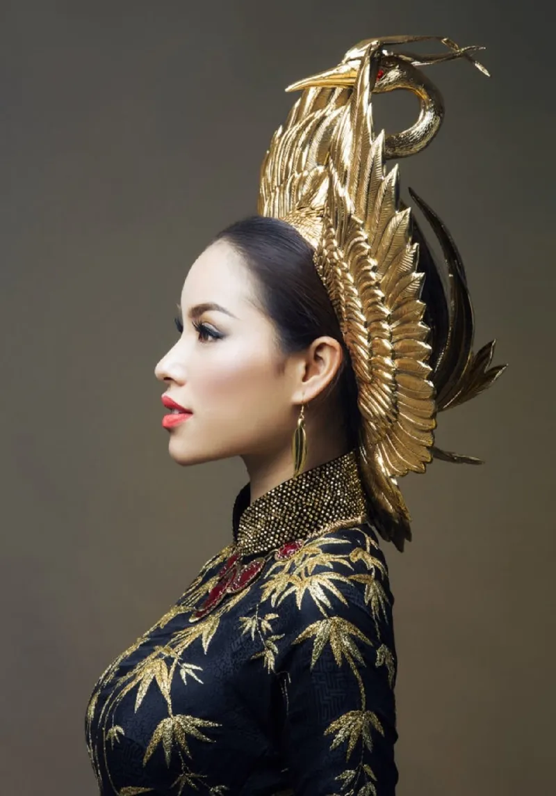Chân dung hoa hậu Phạm Hương nhìn nghiêng Chân dung hoa hậu Phạm Hương nhìn nghiêng