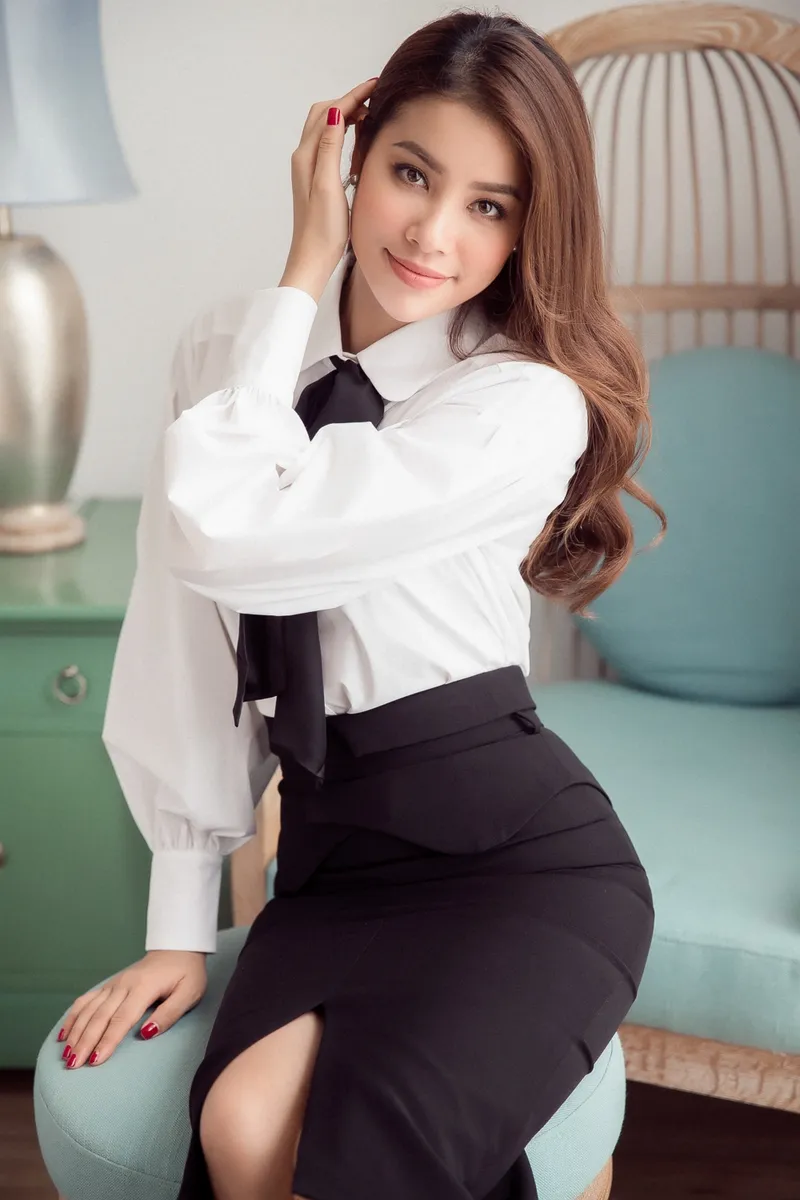 Góc cận khuôn mặt hoa hậu Phạm Hương Góc cận khuôn mặt hoa hậu Phạm Hương