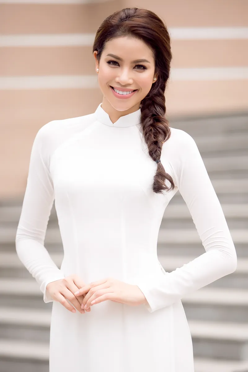 Ánh nhìn tỏa sáng của hoa hậu Phạm Hương Ánh nhìn tỏa sáng của hoa hậu Phạm Hương
