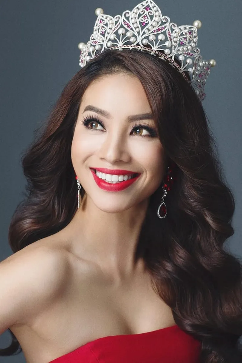 Gương mặt rạng rỡ của hoa hậu Phạm Hương Gương mặt rạng rỡ của hoa hậu Phạm Hương