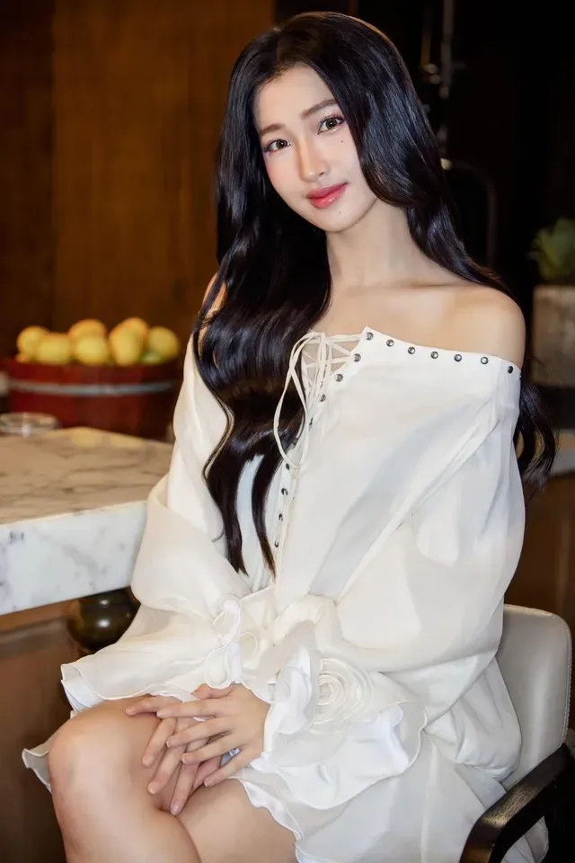 Nét duyên dáng tự nhiên của Á hậu Phương Nhi Nét duyên dáng tự nhiên của Á hậu Phương Nhi