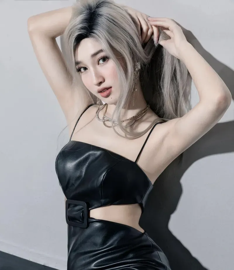 Góc nghiêng đẹp của Á hậu Phương Nhi Góc nghiêng đẹp của Á hậu Phương Nhi
