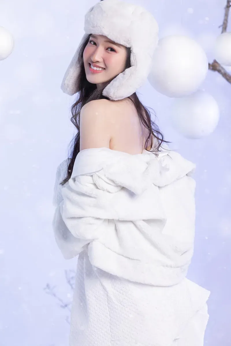 Á hậu Phương Nhi tươi tắn trong từng khung hình Á hậu Phương Nhi tươi tắn trong từng khung hình