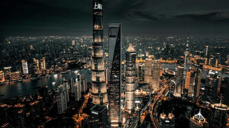 Cảnh đêm phố thị với ánh đèn lung linh, đưa bạn vào thế giới tuyệt đẹp của thành phố về đêm Cảnh đêm phố thị với ánh đèn lung linh, đưa bạn vào thế giới tuyệt đẹp của thành phố về đêm