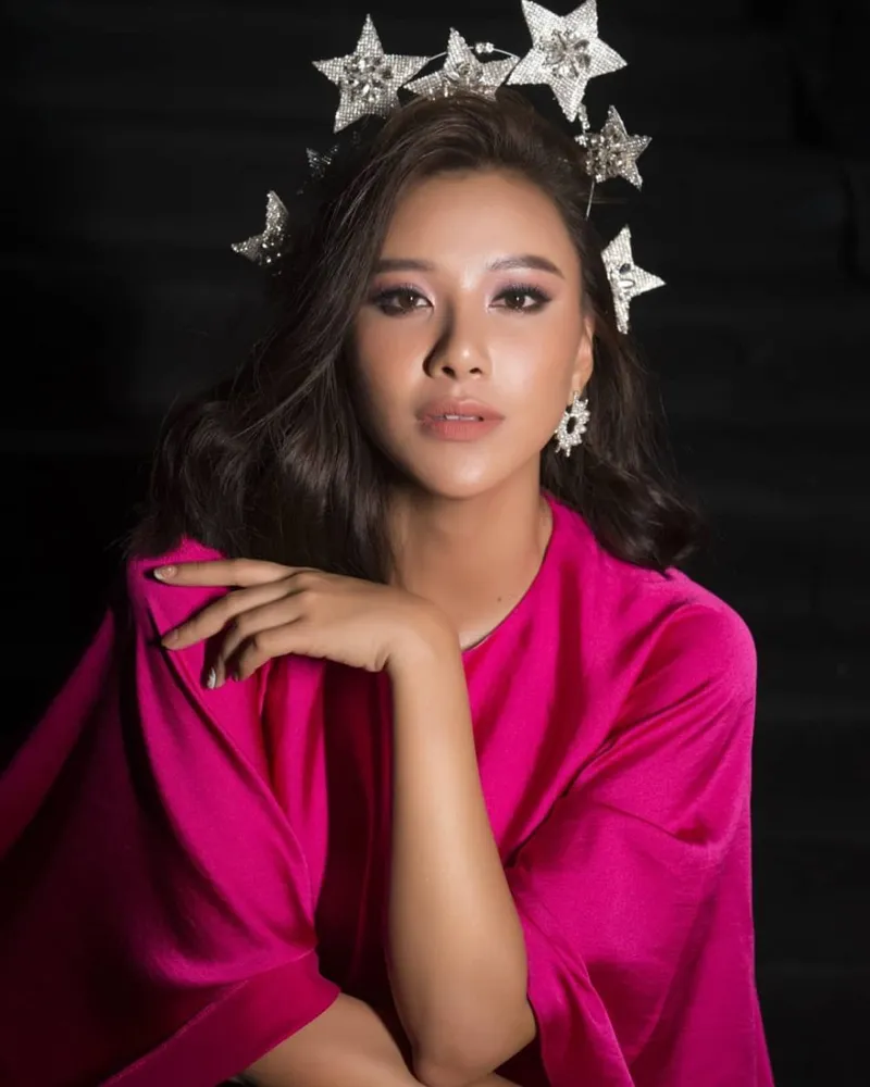 Kim Duyên rạng rỡ với phong cách thời trang đẳng cấp Kim Duyên rạng rỡ với phong cách thời trang đẳng cấp