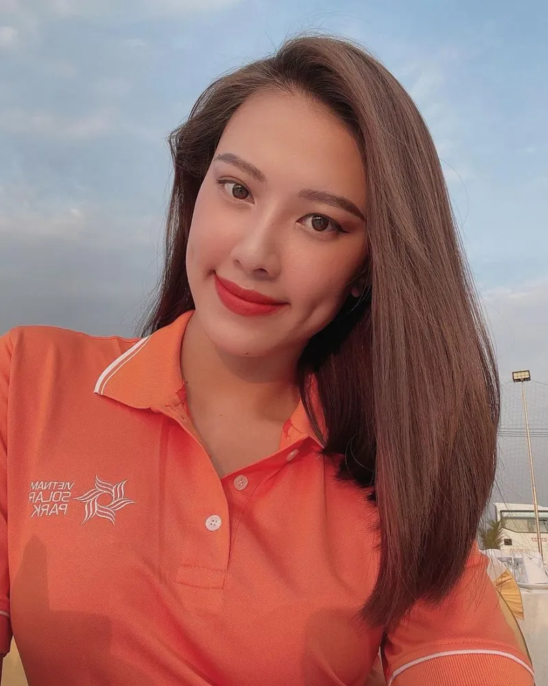 Nét đẹp sắc sảo của Kim Duyên trong ánh nhìn cuốn hút Nét đẹp sắc sảo của Kim Duyên trong ánh nhìn cuốn hút