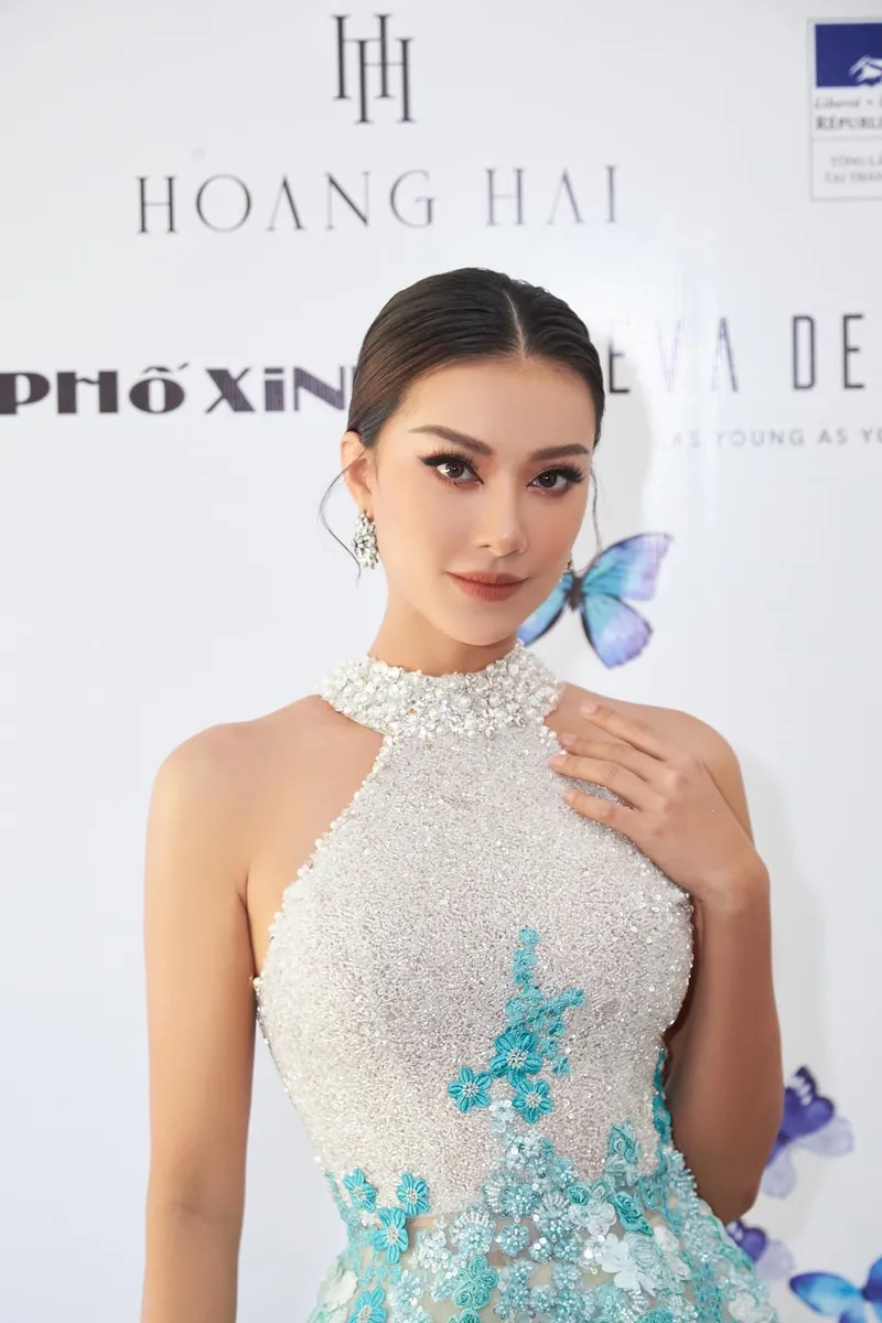 Kim Duyên trong khung hình thanh lịch nhưng không kém phần quyến rũ Kim Duyên trong khung hình thanh lịch nhưng không kém phần quyến rũ
