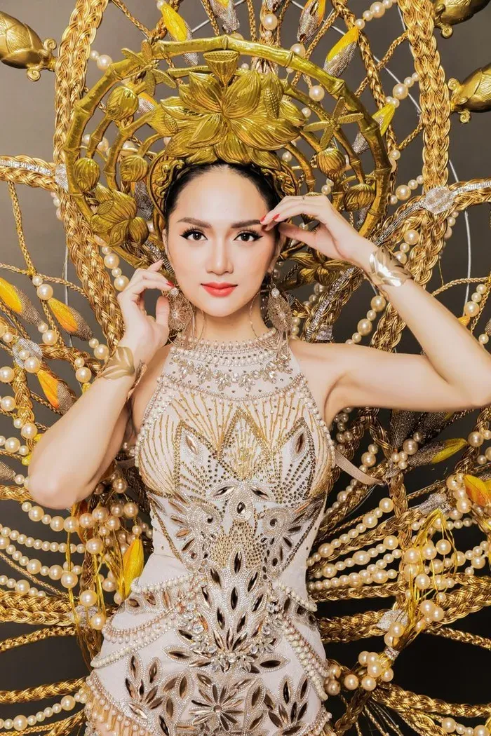 Hoa hậu Hương Giang và vẻ đẹp cuốn hút Hoa hậu Hương Giang và vẻ đẹp cuốn hút