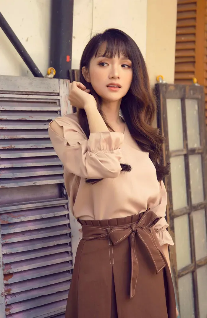Hoa hậu Hương Giang rạng rỡ với nụ cười Hoa hậu Hương Giang rạng rỡ với nụ cười