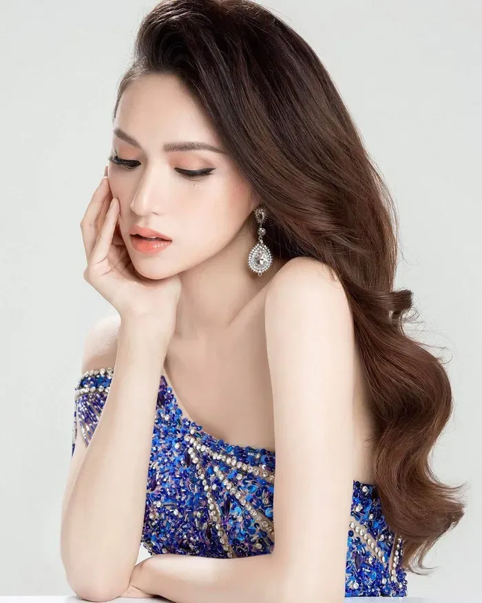 Nét đẹp thanh tú của hoa hậu Hương Giang Nét đẹp thanh tú của hoa hậu Hương Giang