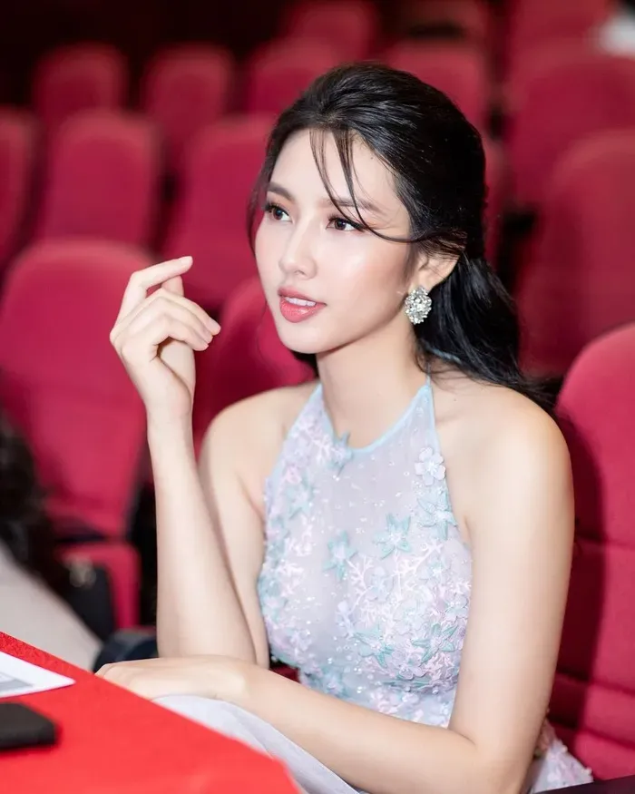 Nét đẹp hài hòa của hoa hậu Nguyễn Thúc Thùy Tiên Nét đẹp hài hòa của hoa hậu Nguyễn Thúc Thùy Tiên